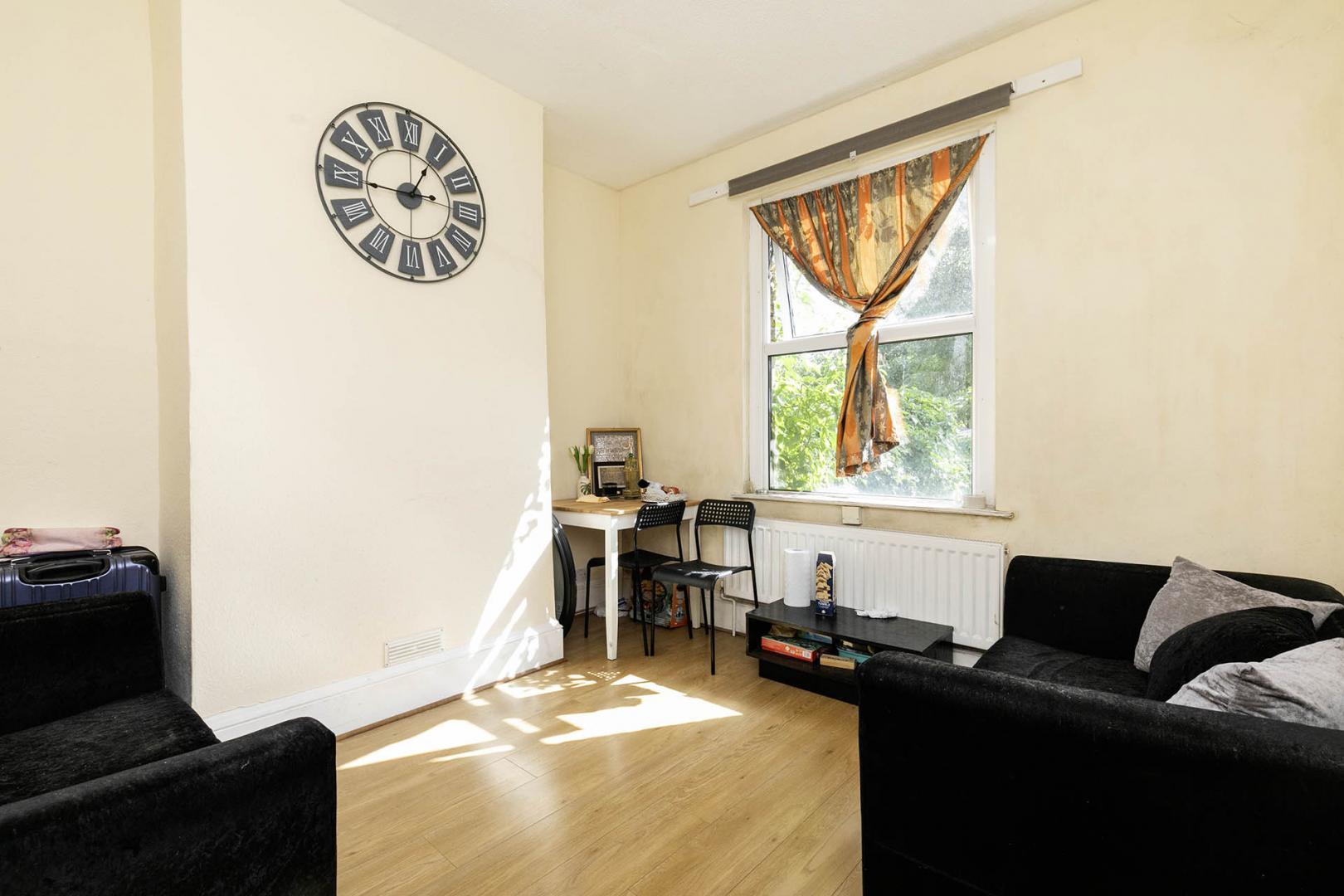 Amazing Location Headstone Road, Harrow-on-the-Hill